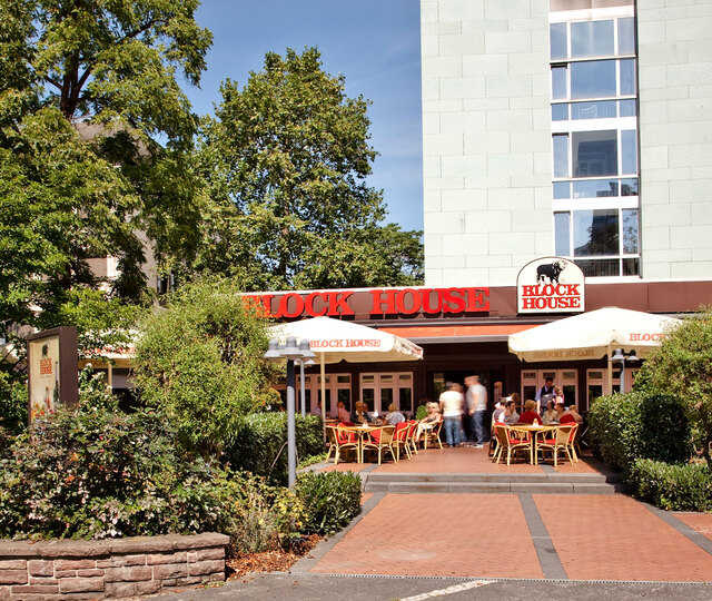 Außenbereich des BLOCK HOUSE Restaurants Westend in Frankfurt