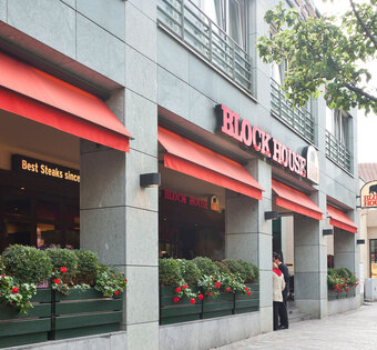 Rostock Außenansicht des BLOCK HOUSE Restaurants in Rostock