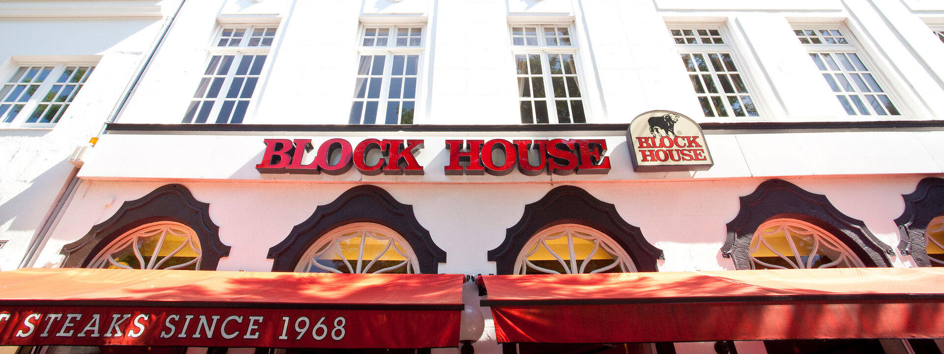 Hamburg Kirchenallee Außenansicht des BLOCK HOUSE Kirchenallee in Hamburg