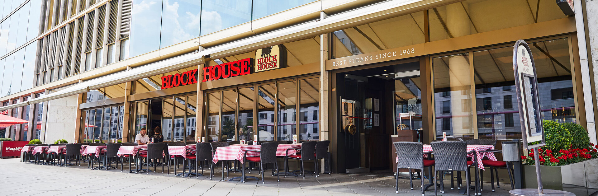 Frankfurt Europa-Allee BLOCK HOUSE Restaurant Eingang Europa-Allee in Frankfurt