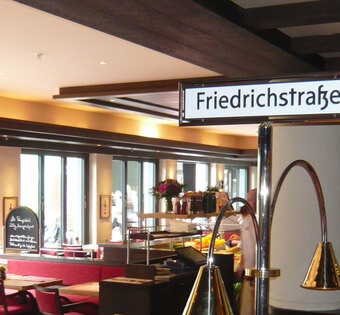 Berlin Friedrichstraße Innenraum des BLOCK HOUSE Restaurants in der Friedrichsstraße in Berlin