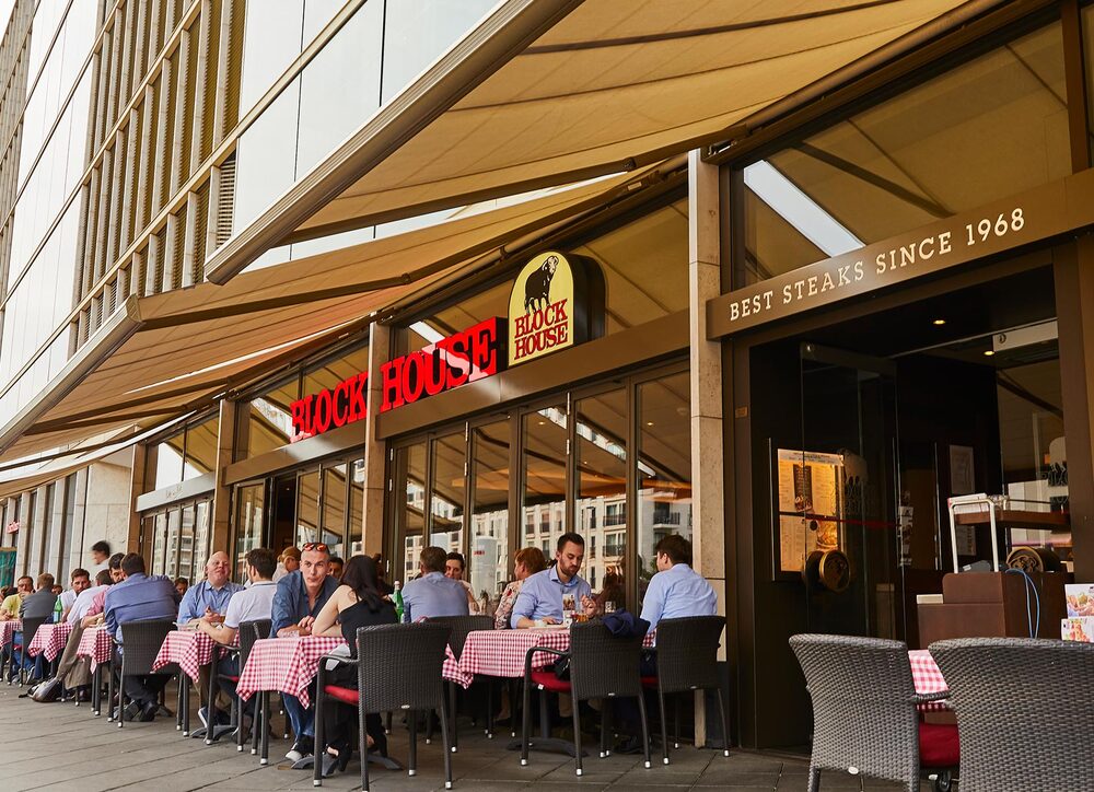BLOCK HOUSE Restaurant Eingang Europa-Allee in Frankfurt