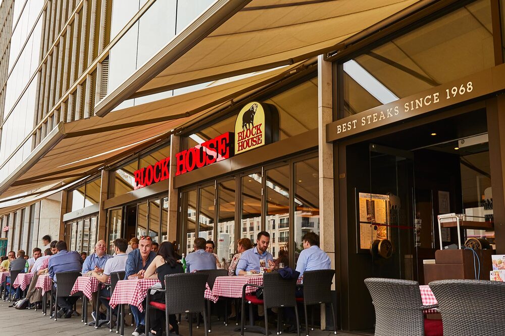 Frankfurt Europa-Allee BLOCK HOUSE Restaurant Eingang Europa-Allee in Frankfurt