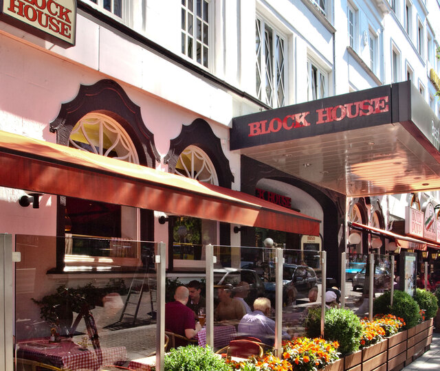 Hamburg Kirchenallee Außenansicht des BLOCK HOUSE Kirchenallee in Hamburg