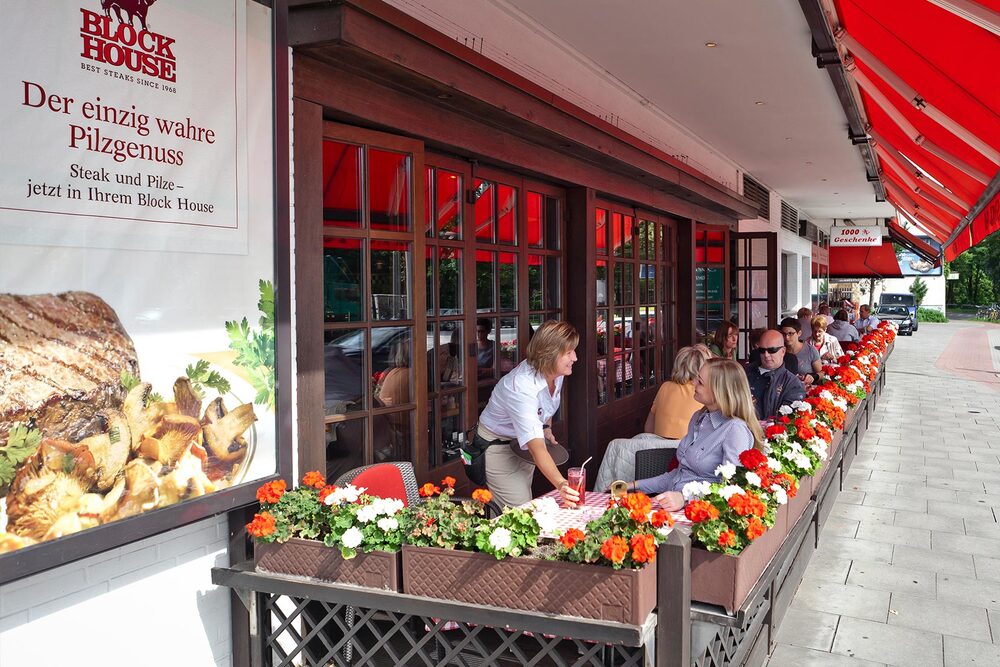 Terrasse des BLOCK HOUSE Restaurants Eppendorf in Hamburg
