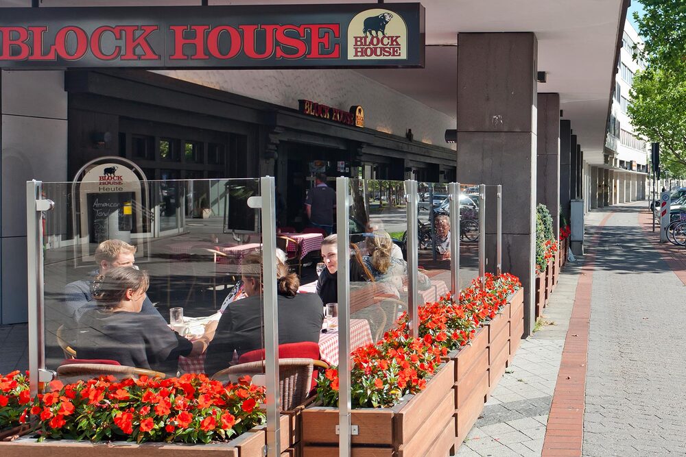 Hannover Am Aegi Gut besuchte Terrasse des BLOCK HOUSE am Aegi in Hannover